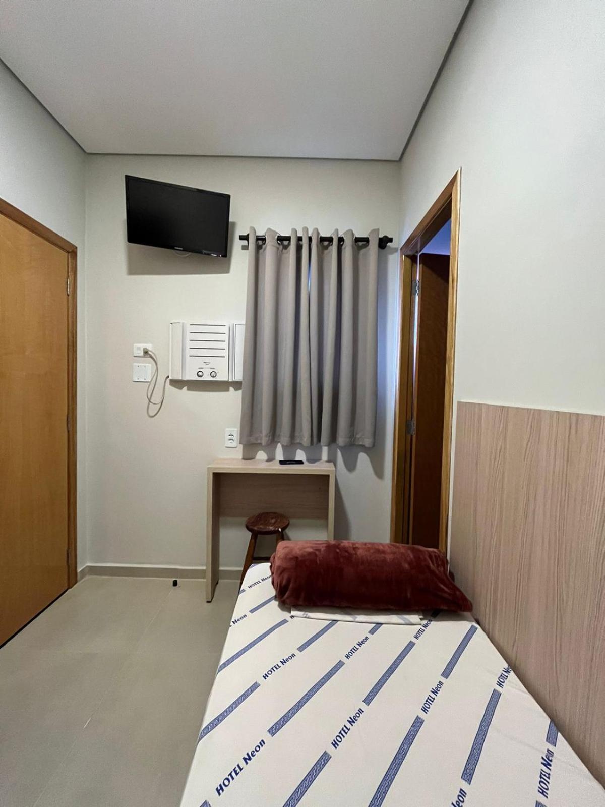 Hotel Neon - Proximo A 25 De Marco, Bom Retiro E Bras, A 2Min Do Mirante Sampa Sky E Pista De Skate Anhangabau ساو باولو المظهر الخارجي الصورة
