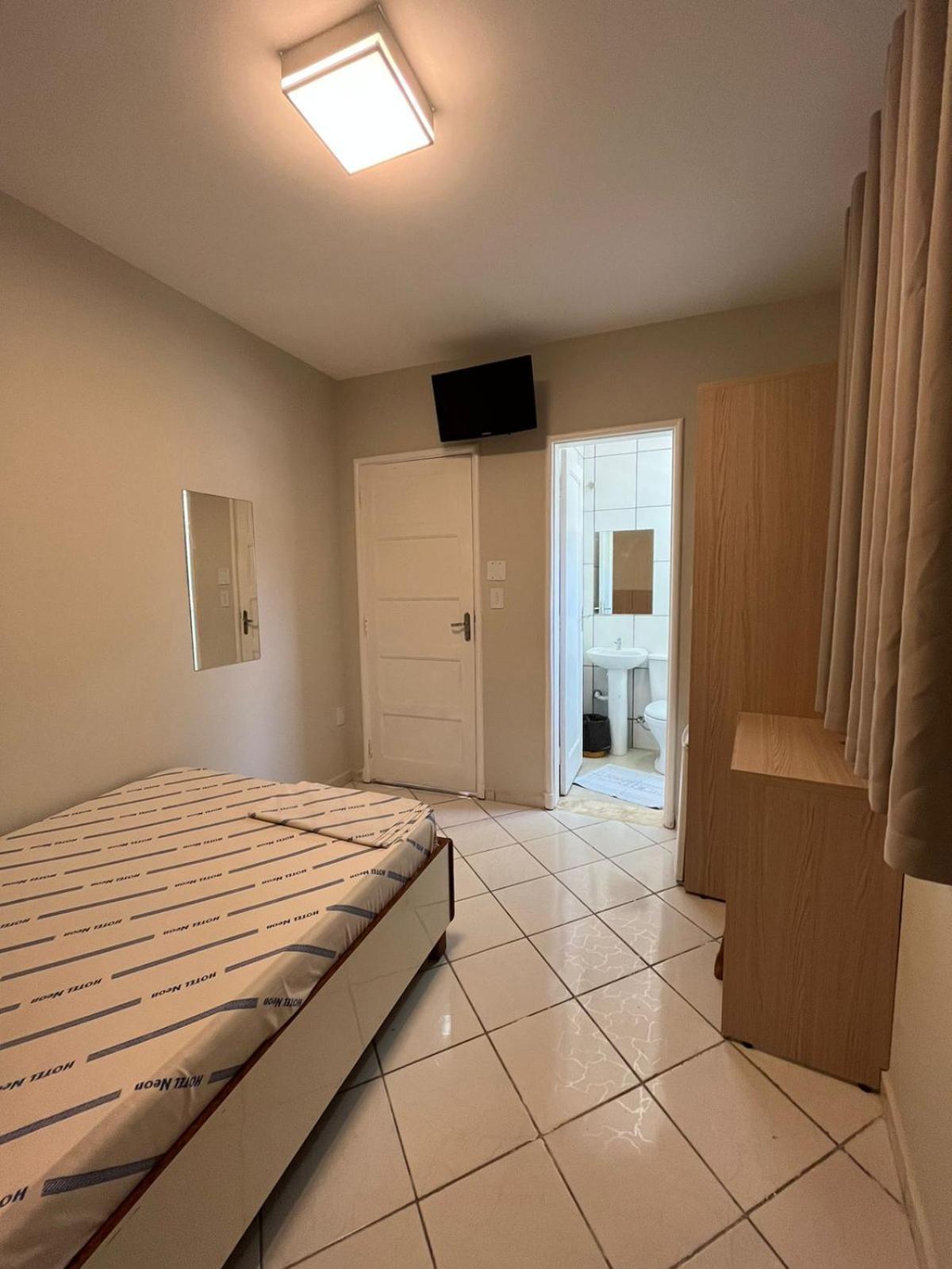 Hotel Neon - Proximo A 25 De Marco, Bom Retiro E Bras, A 2Min Do Mirante Sampa Sky E Pista De Skate Anhangabau ساو باولو المظهر الخارجي الصورة