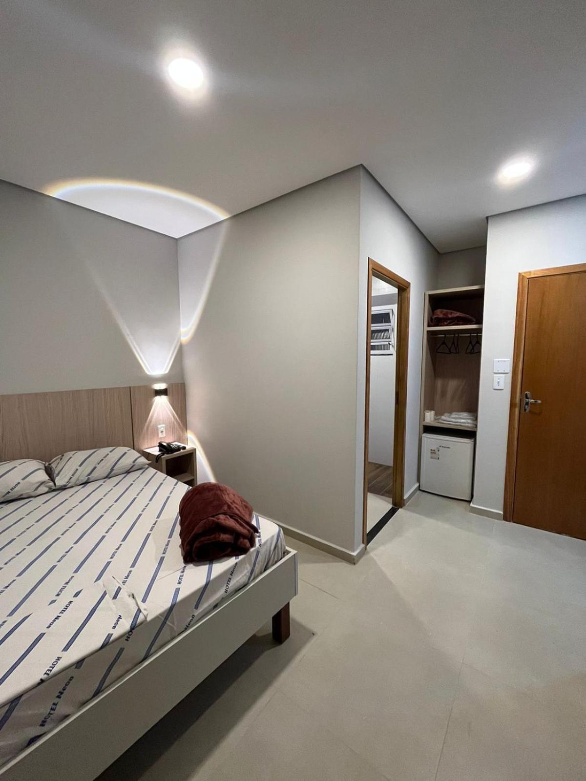 Hotel Neon - Proximo A 25 De Marco, Bom Retiro E Bras, A 2Min Do Mirante Sampa Sky E Pista De Skate Anhangabau ساو باولو المظهر الخارجي الصورة